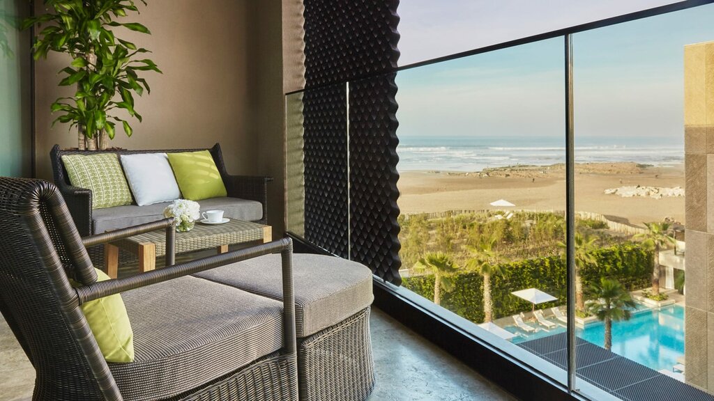 Hotel102