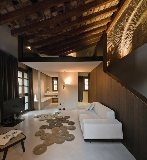 Hotel987