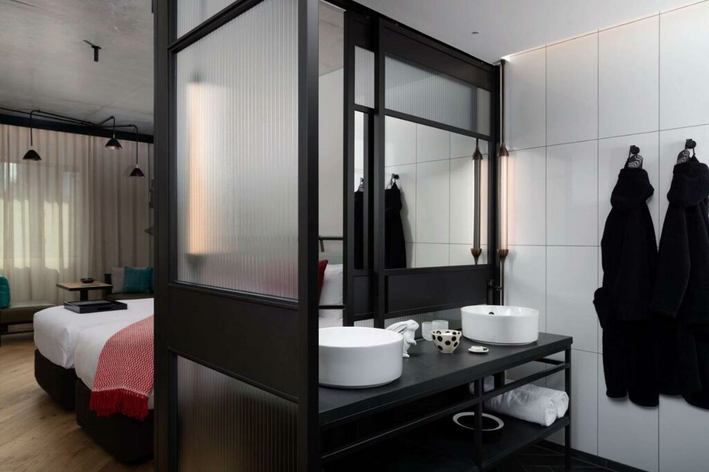 Hotel1421