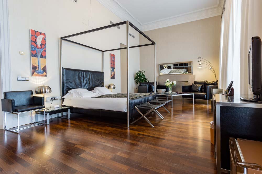 Hotel784