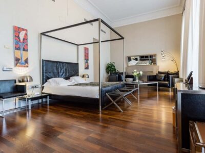 Hotel784