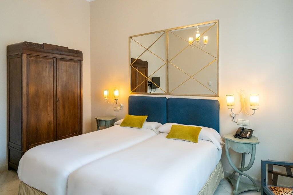 Hotel811