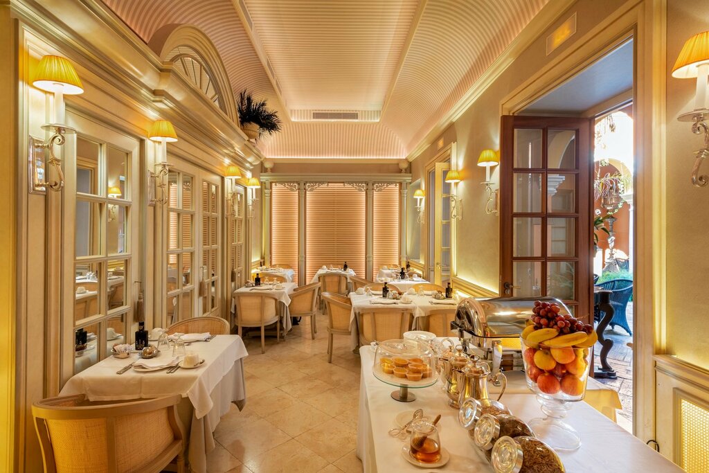 Hotel675