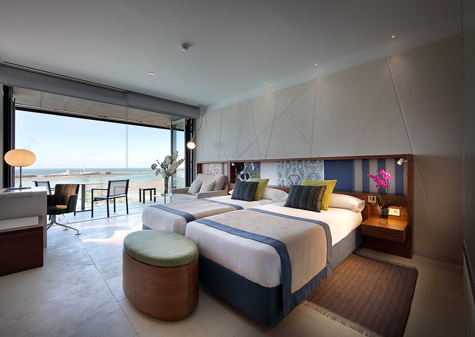 Hotel745