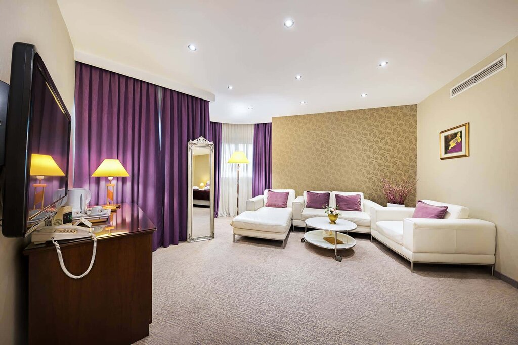 Hotel1336