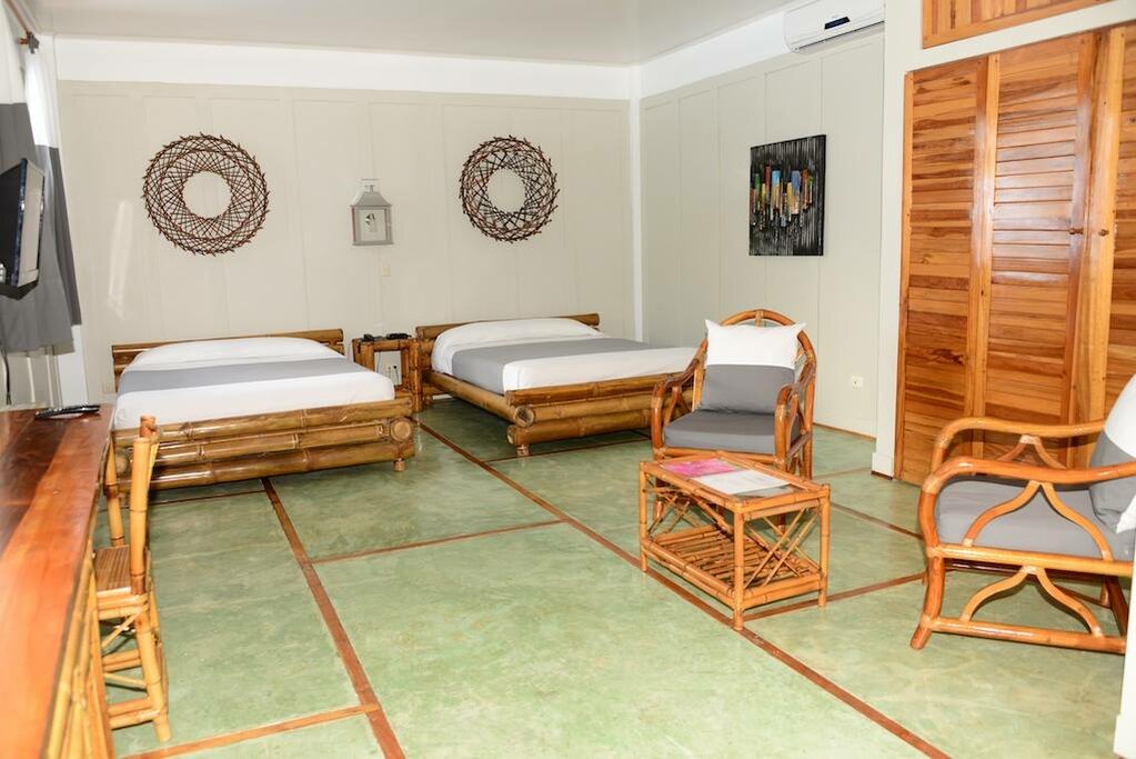 Hotel182