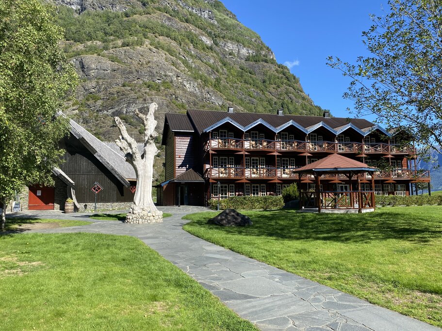 Hotel369