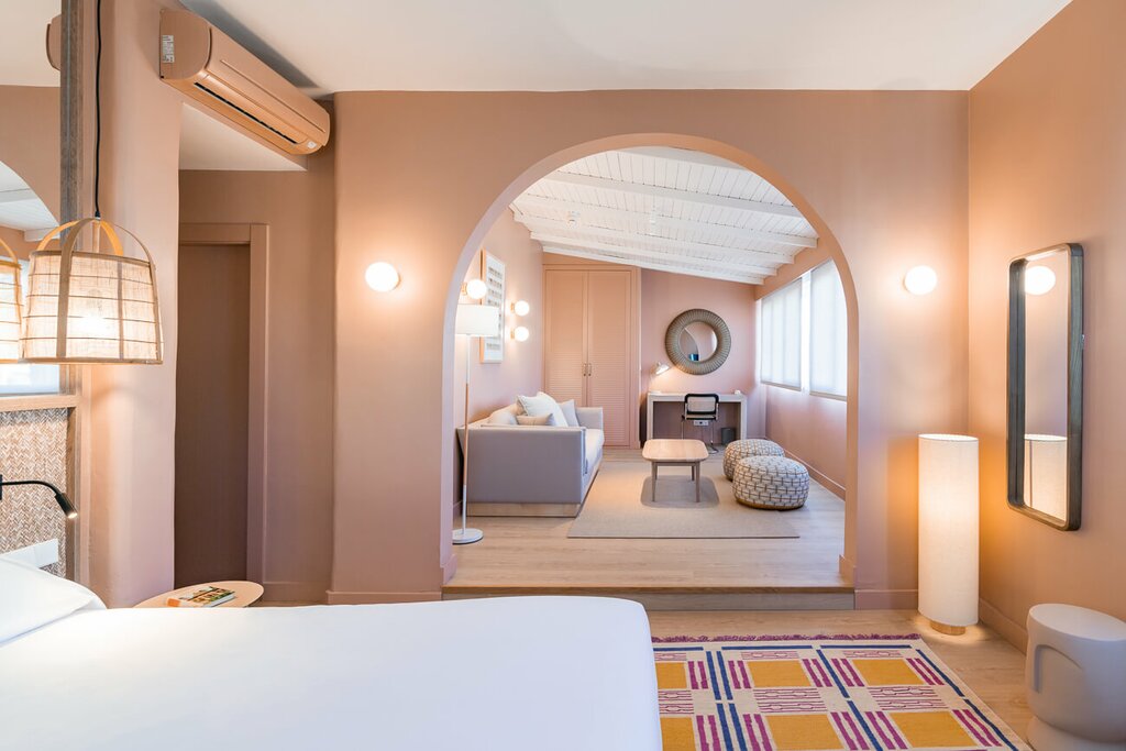 Hotel763