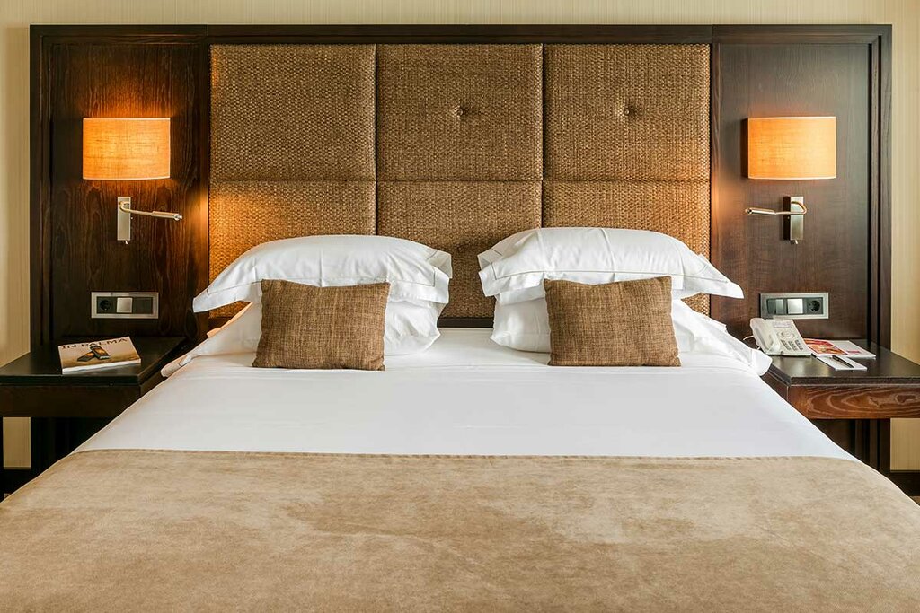 Hotel995