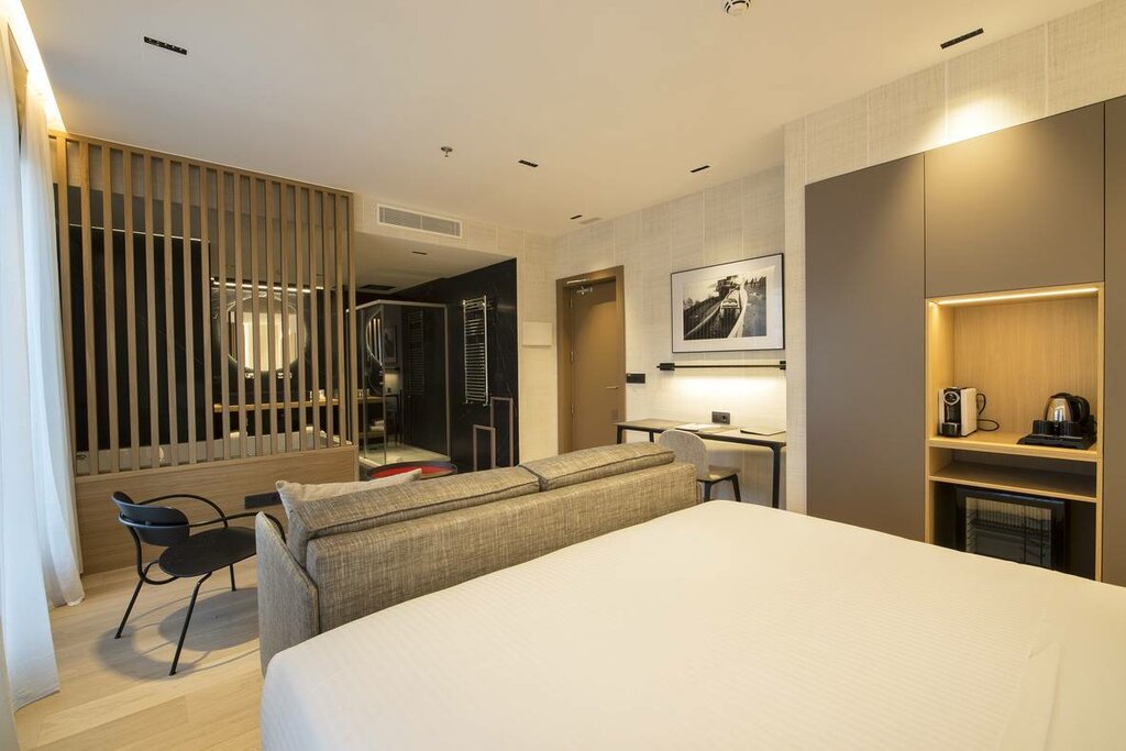Hotel896
