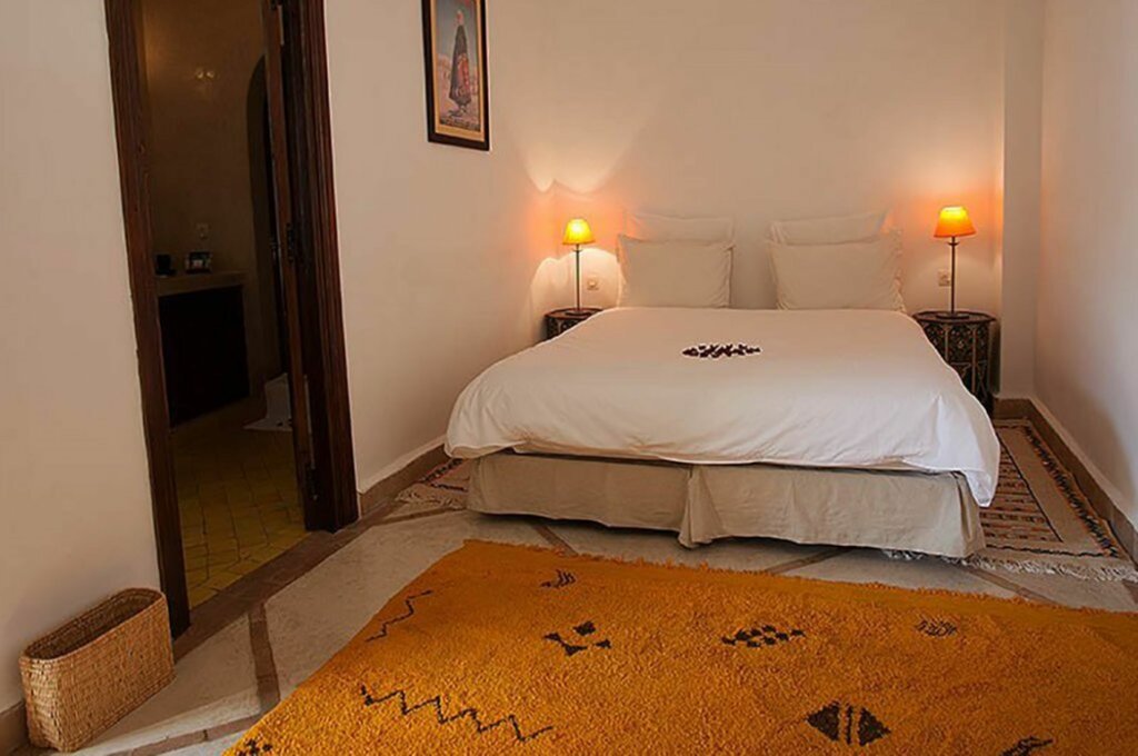 Hotel82