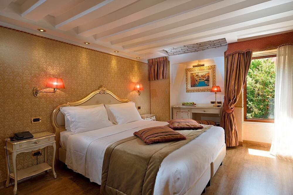 Hotel6