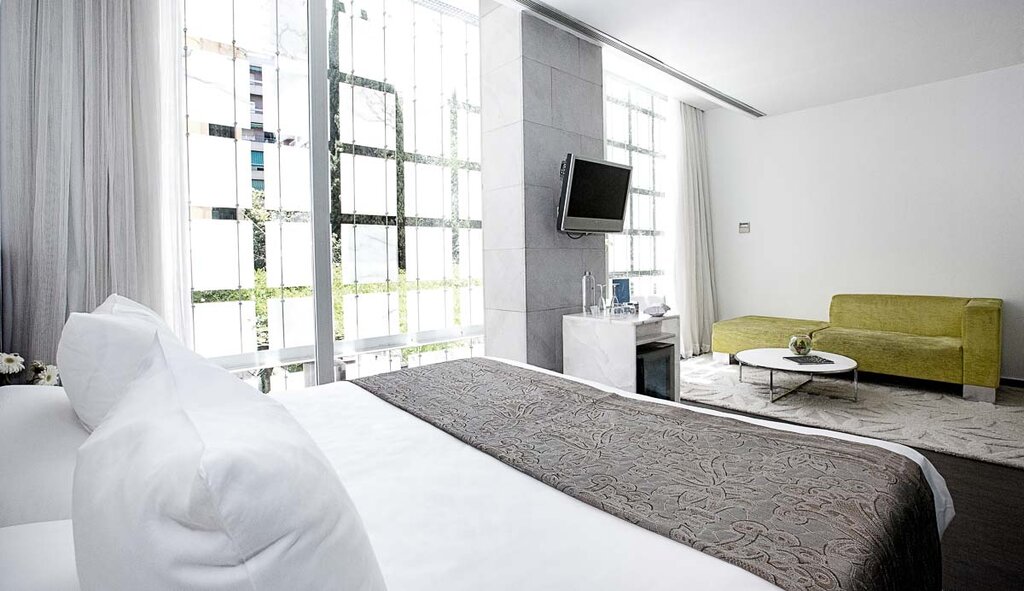 Hotel961