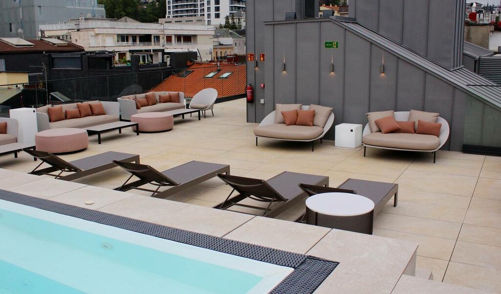 Hotel896