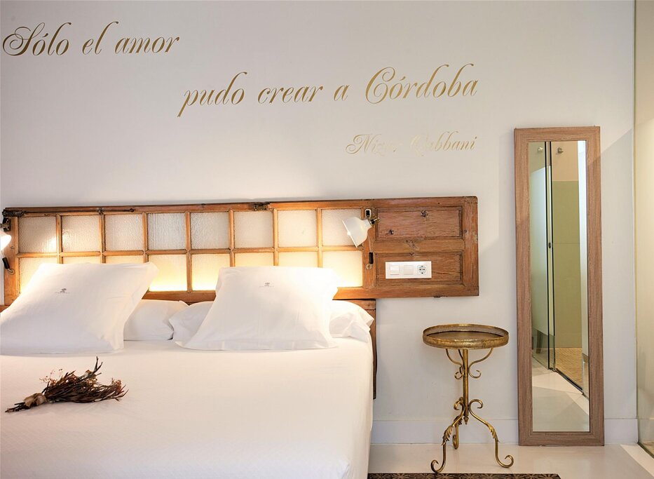 Hotel694