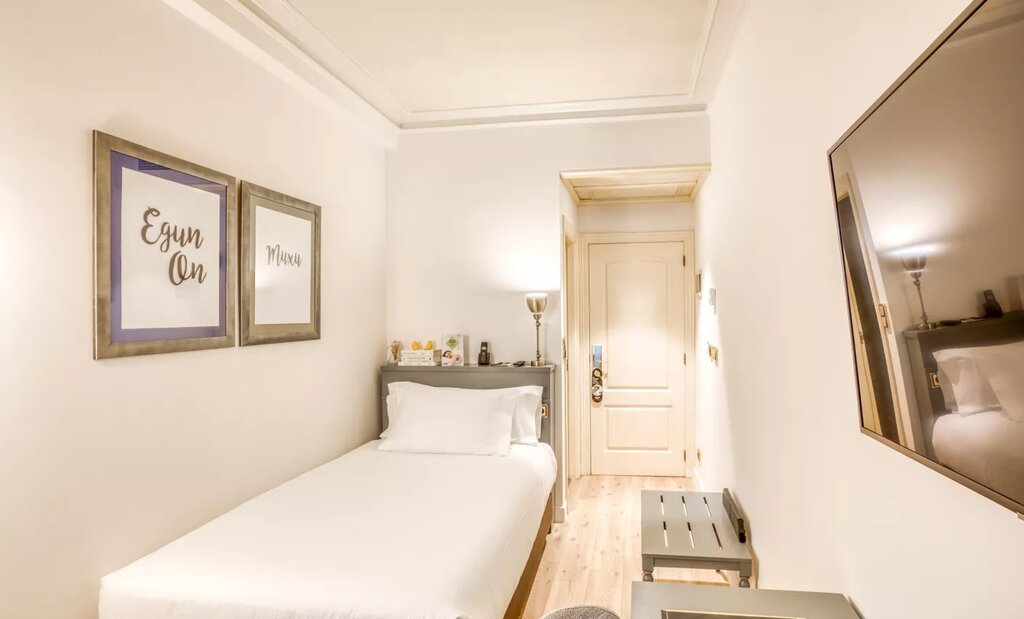 Hotel837