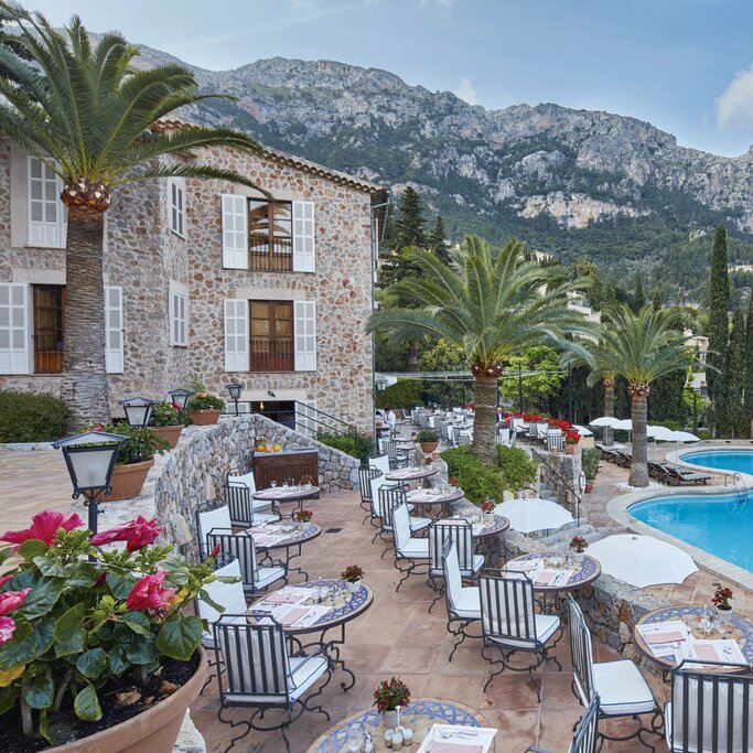 Hotel851