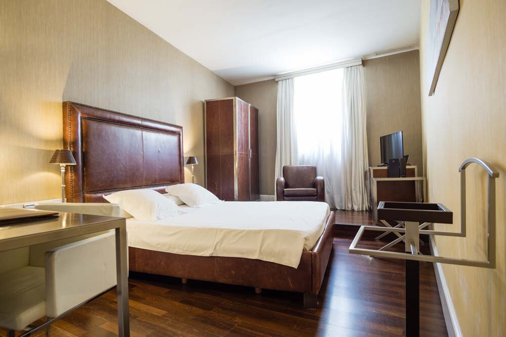 Hotel784