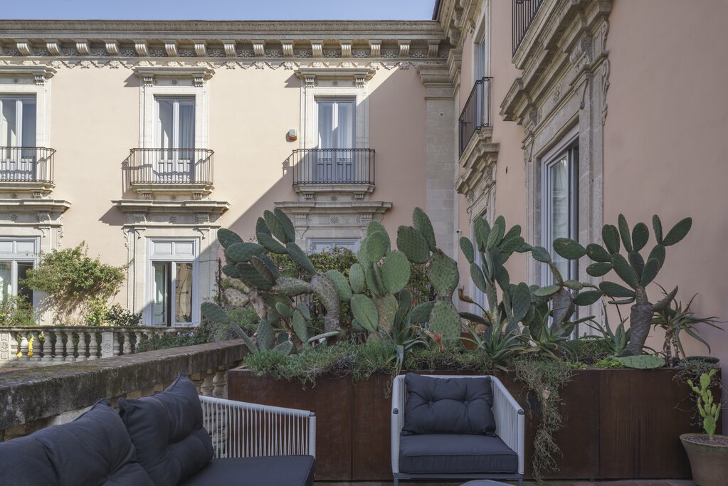 Hotel46