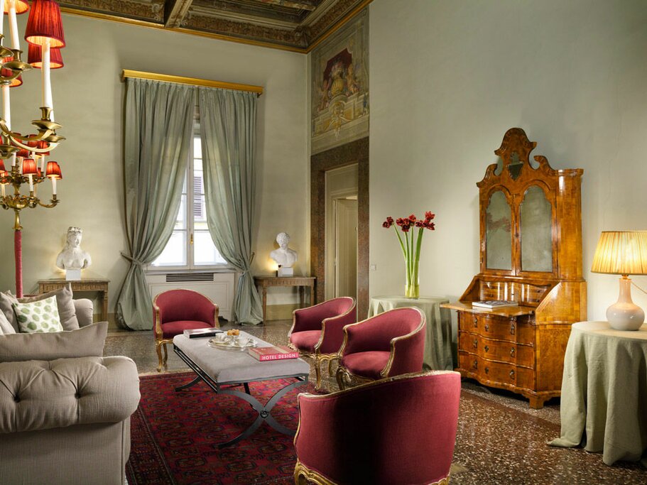 Hotel43