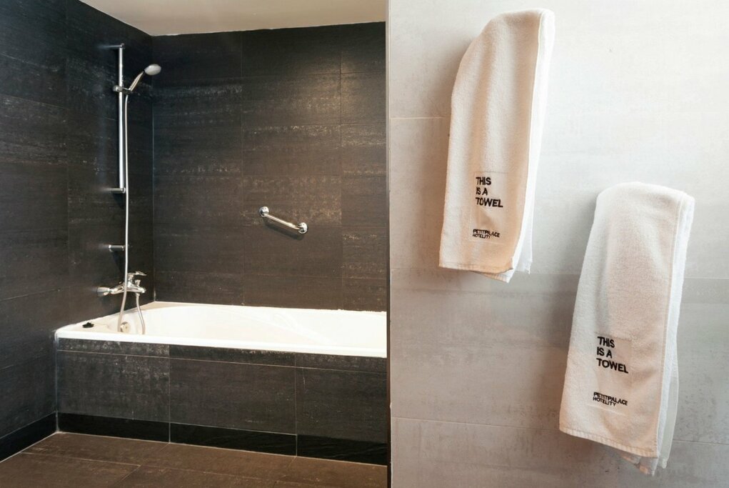 Hotel812
