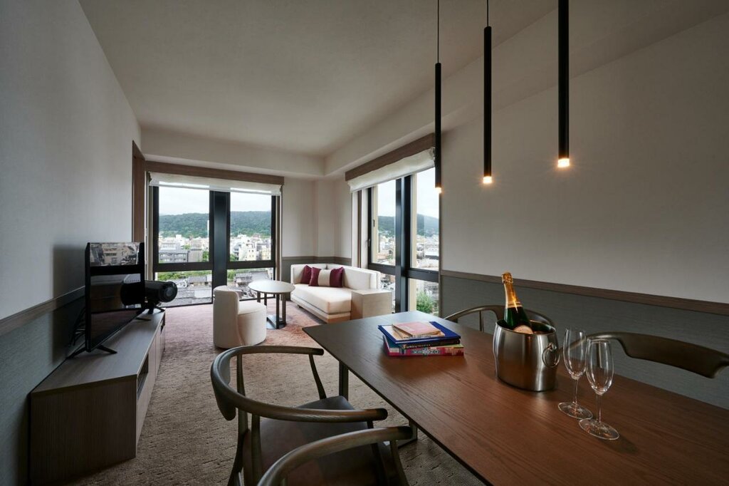 Hotel113