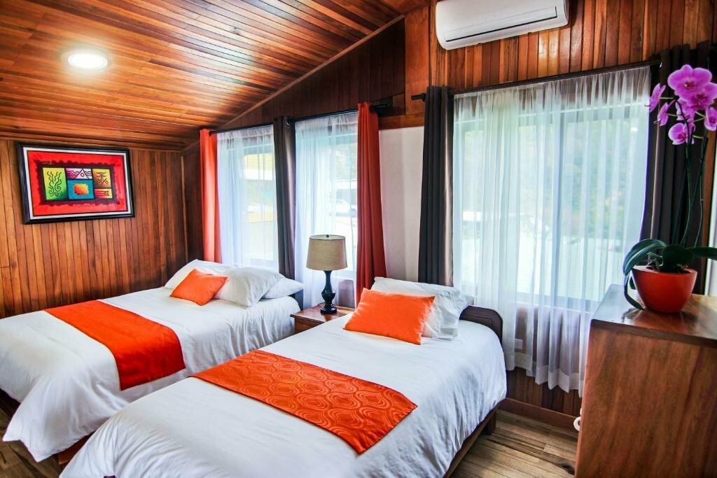 Hotel277