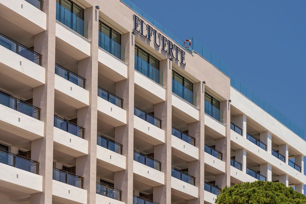 Hotel956