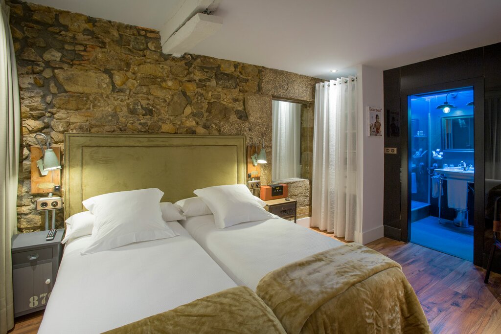 Hotel832