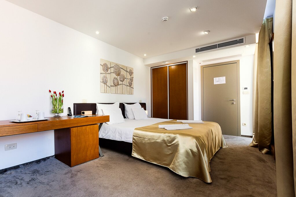 Hotel1348