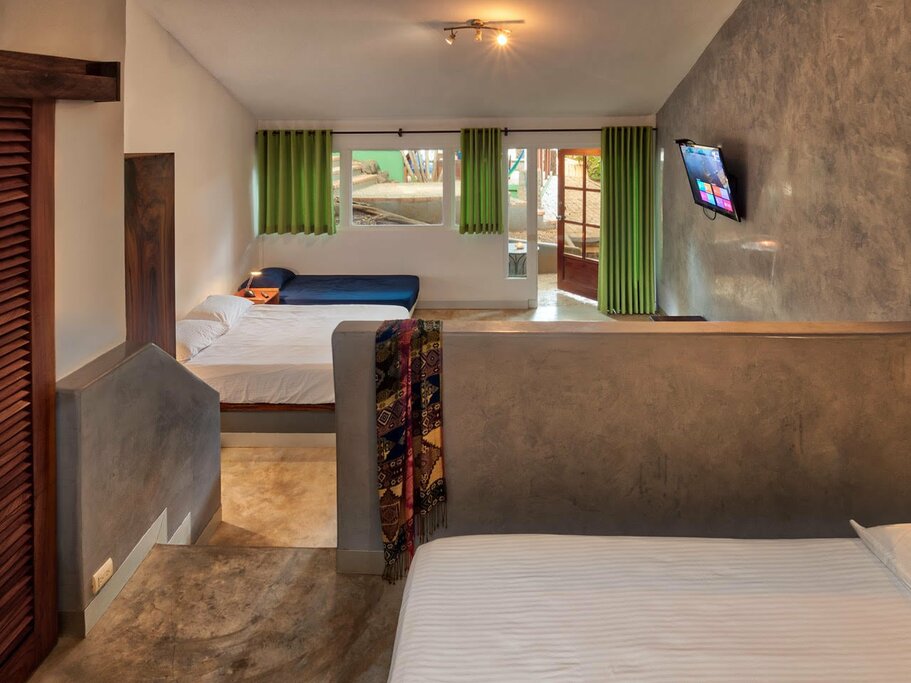 Hotel328