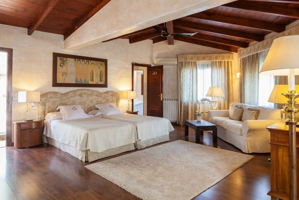 Hotel1099