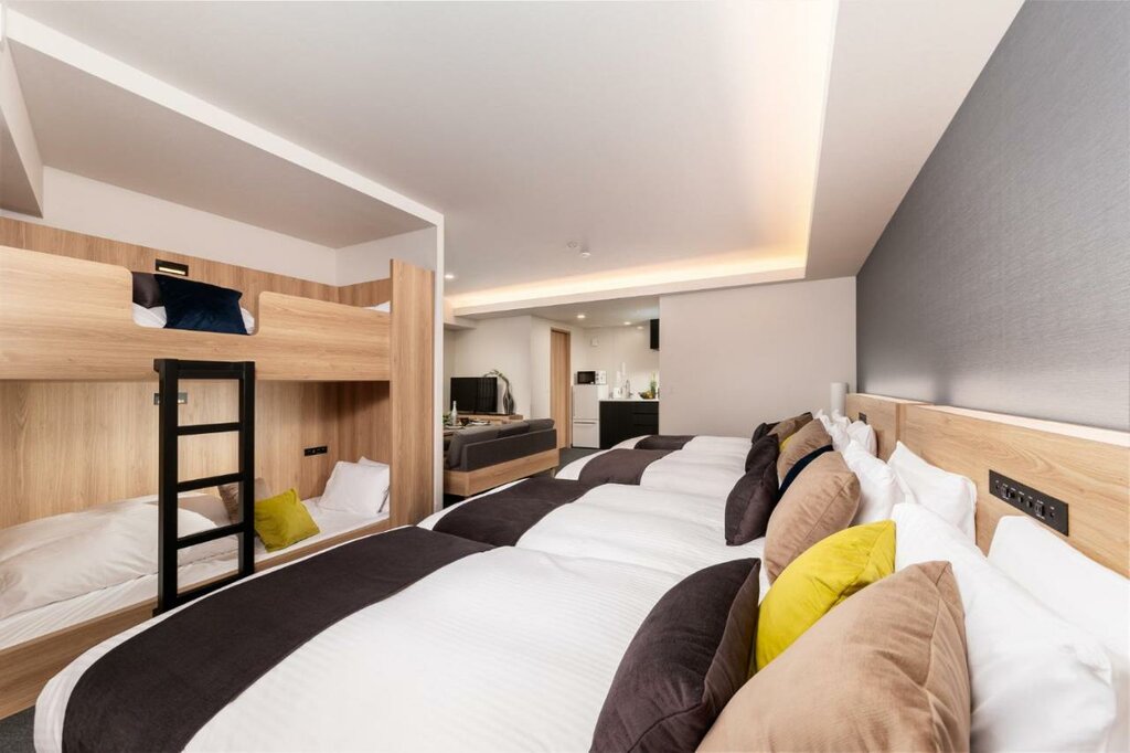 Hotel142
