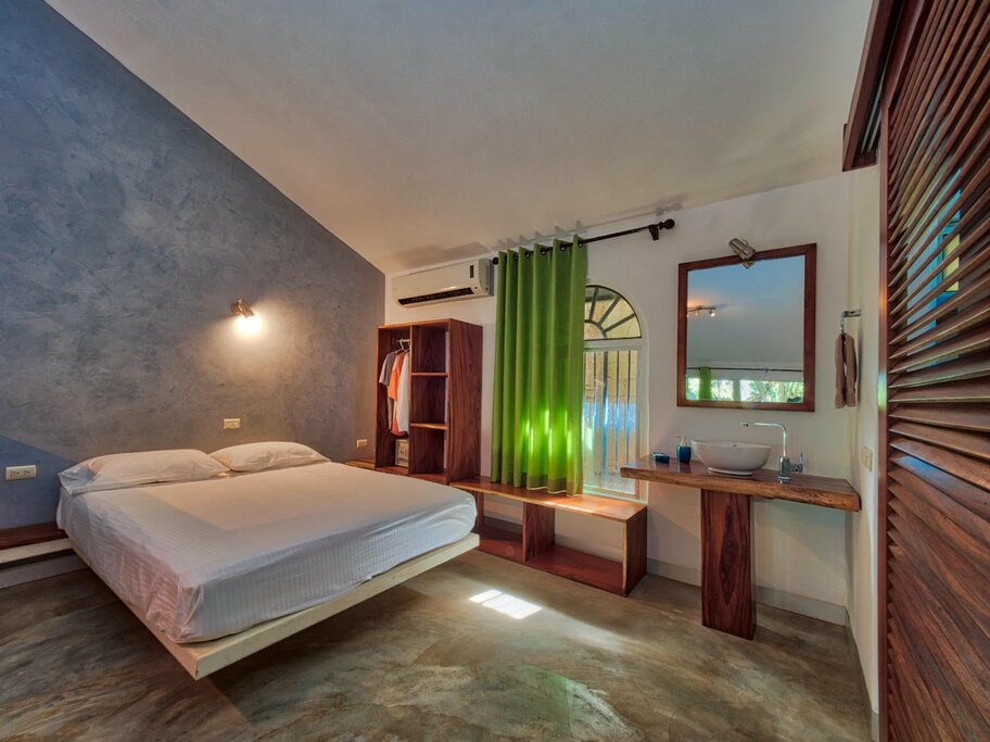 Hotel328