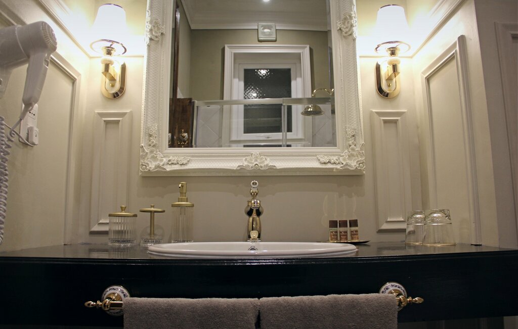 Hotel1483