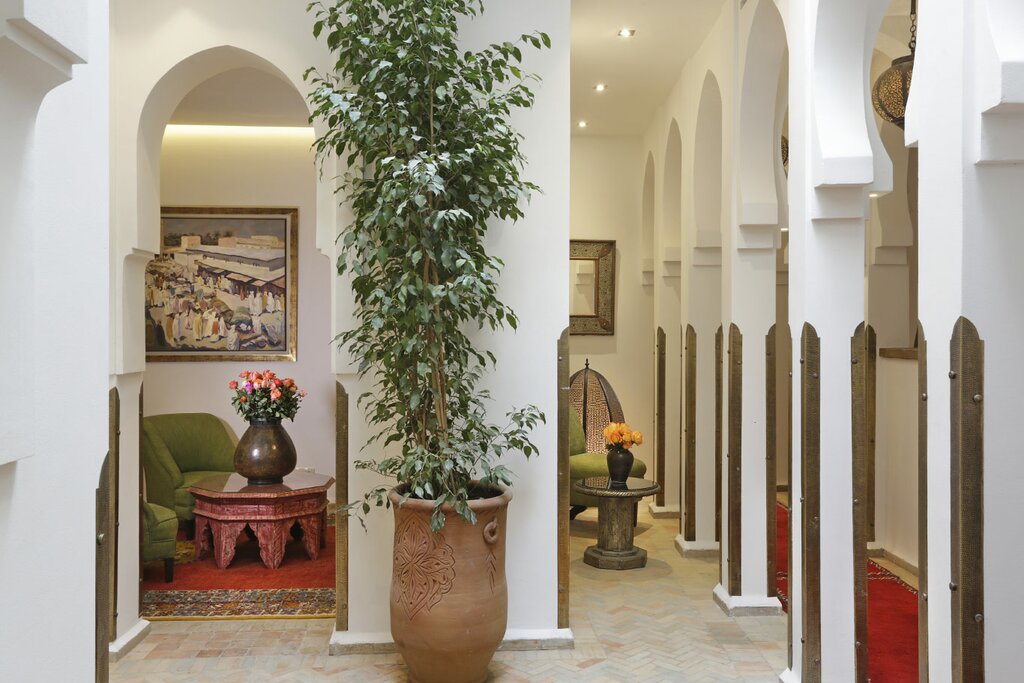 Hotel73