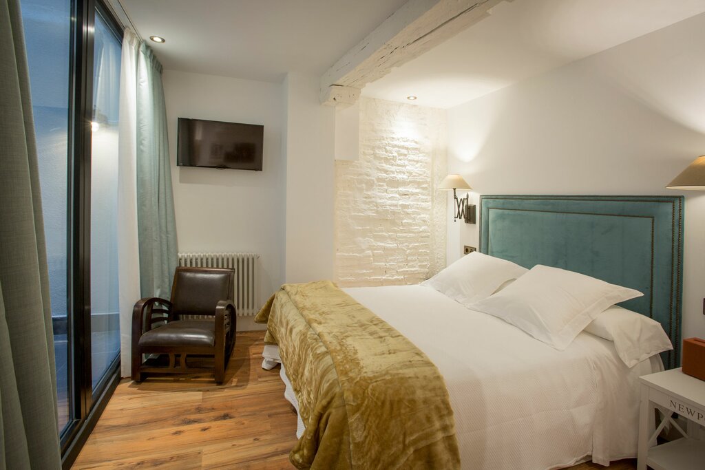 Hotel832
