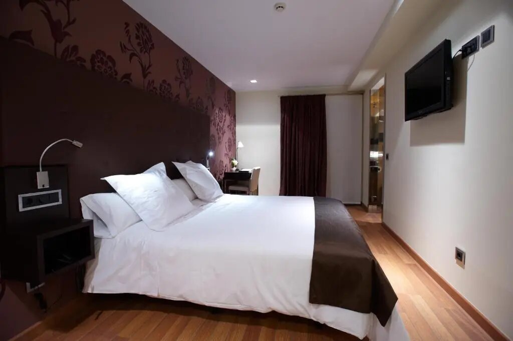 Hotel878