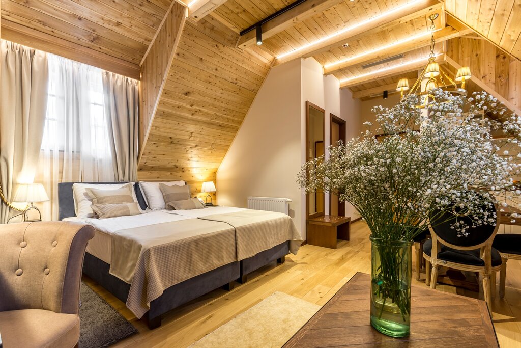 Hotel1370