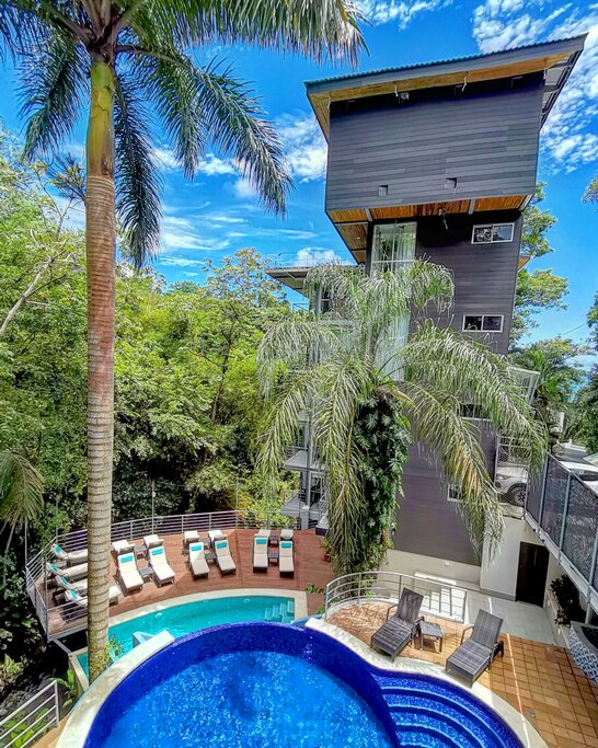 Hotel269