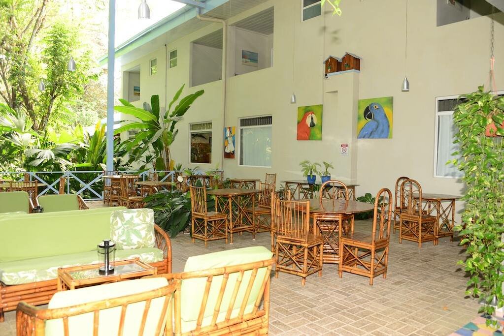 Hotel182