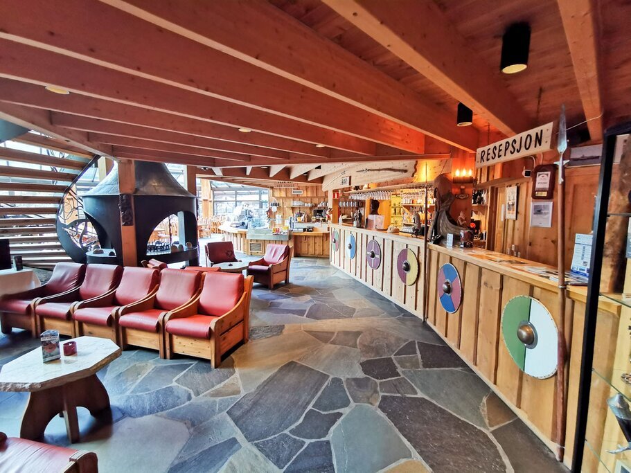 Hotel381