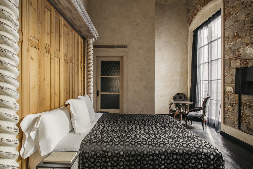 Hotel782