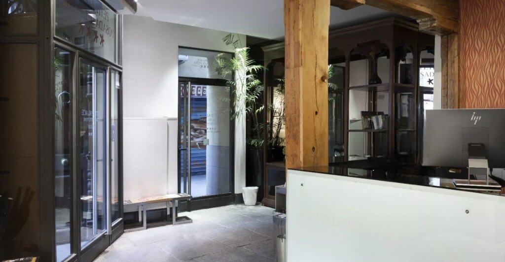 Hotel671