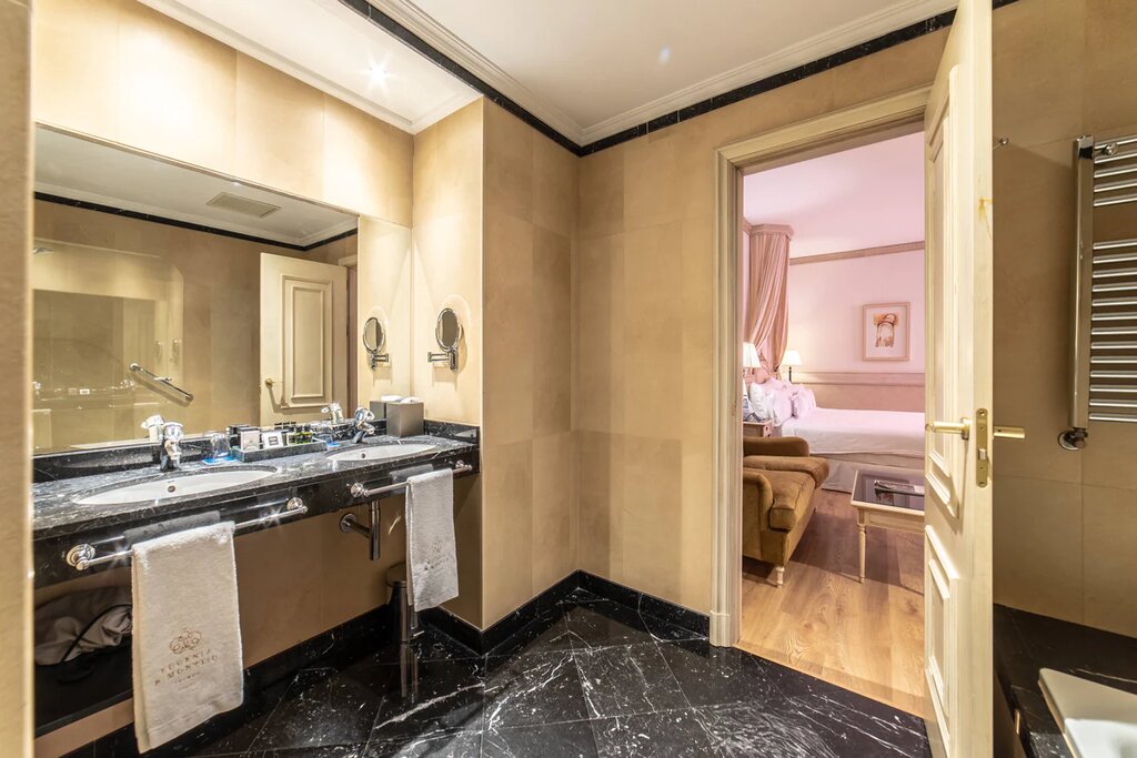 Hotel908