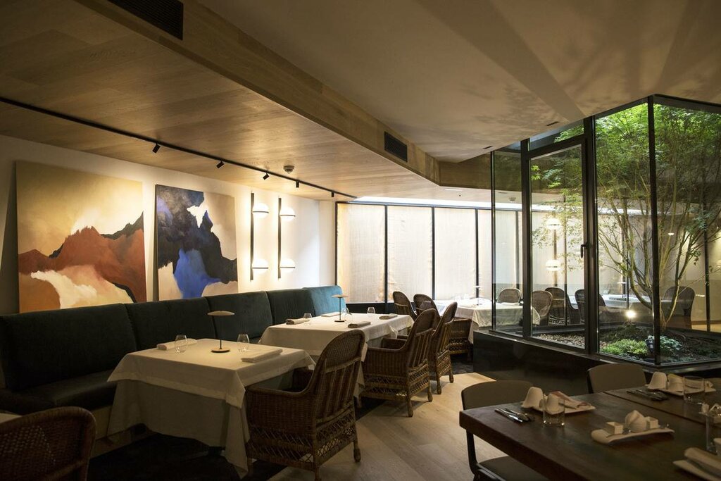 Hotel896