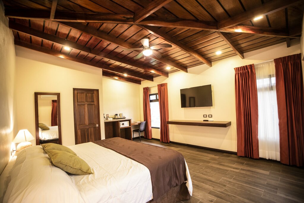 Hotel200