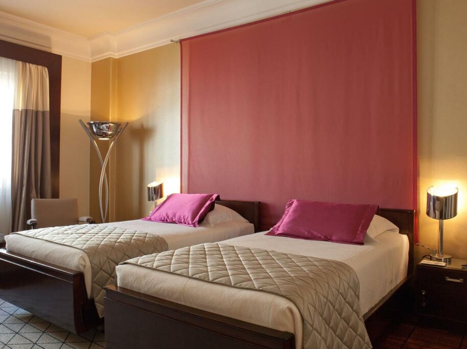 Hotel1112