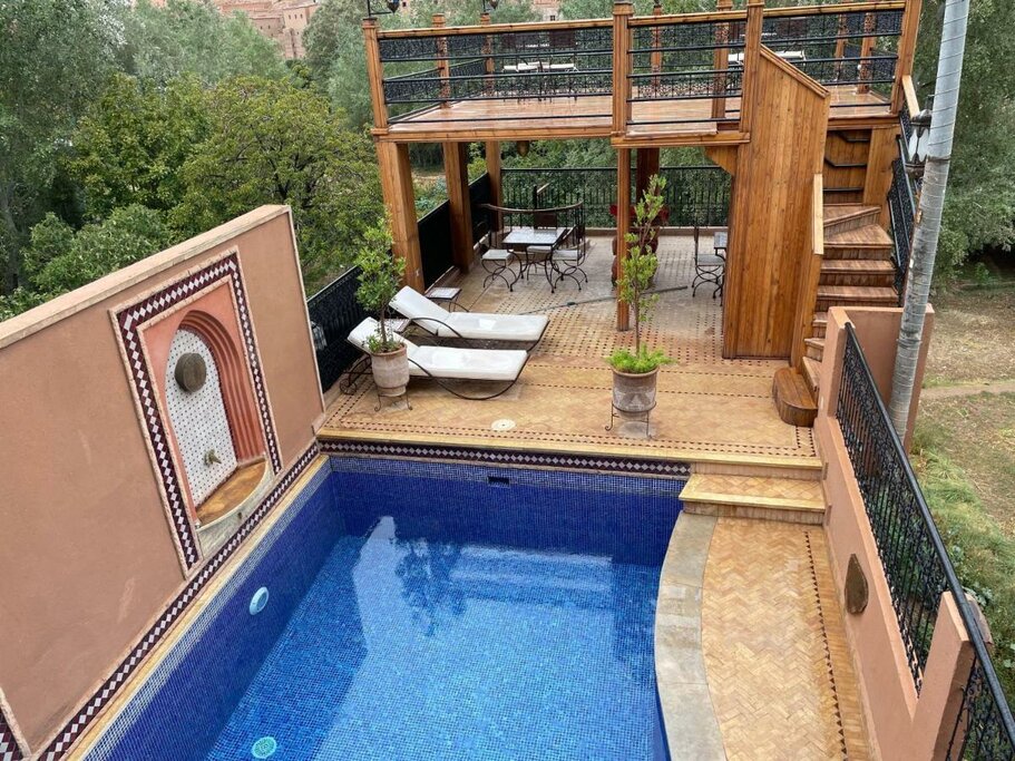 Hotel64