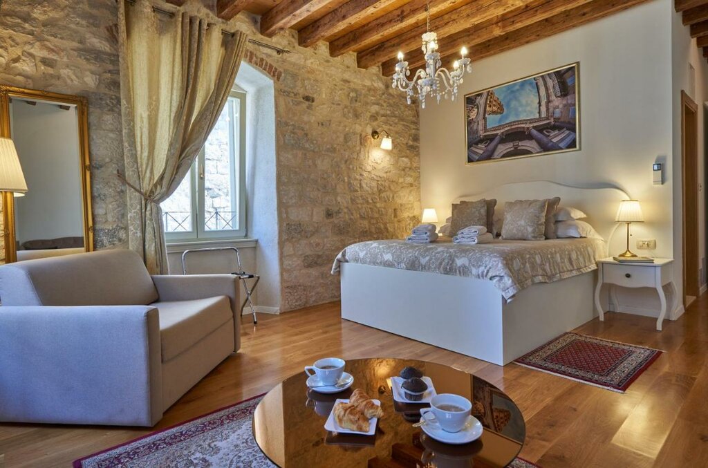 Hotel1368